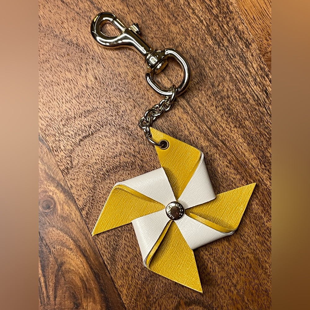 GUCCI Gold & White Leather Pinwheel Bag Charm